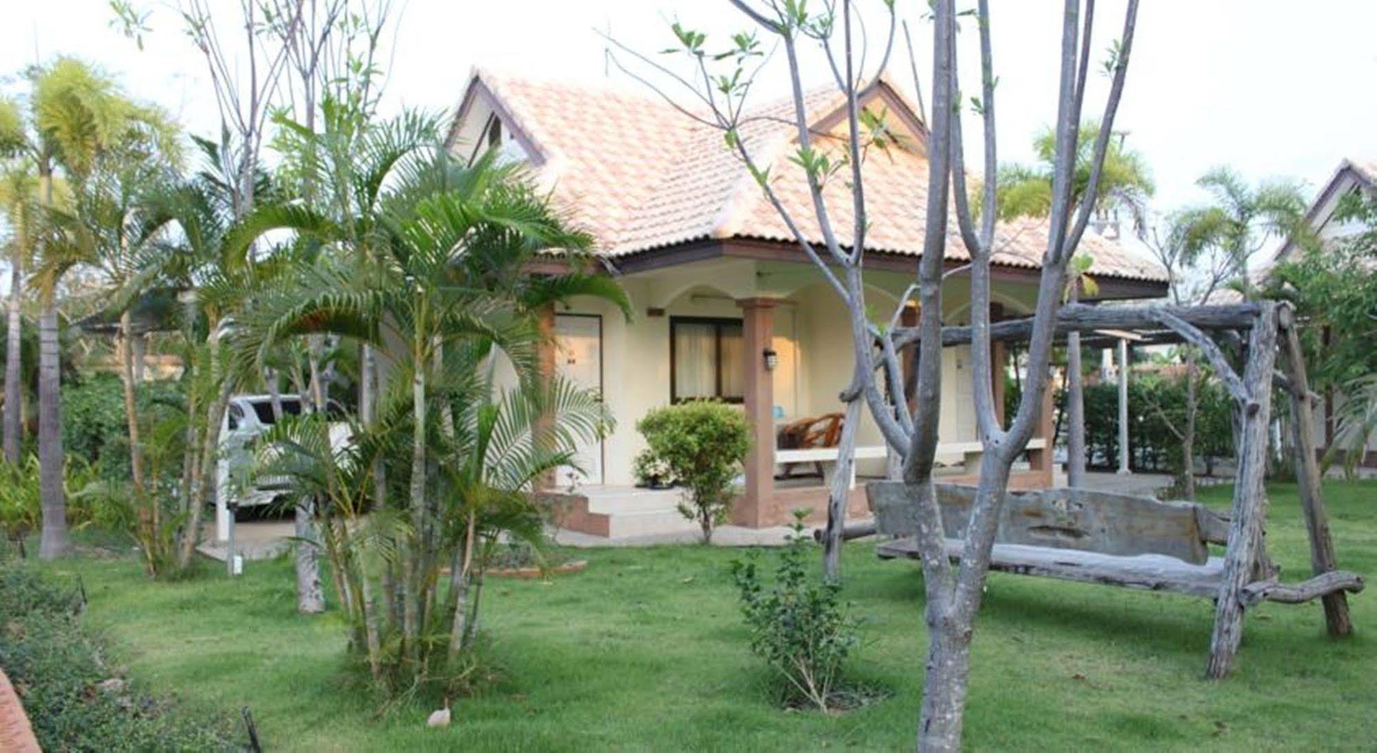 Saraburi Garden Resort Экстерьер фото