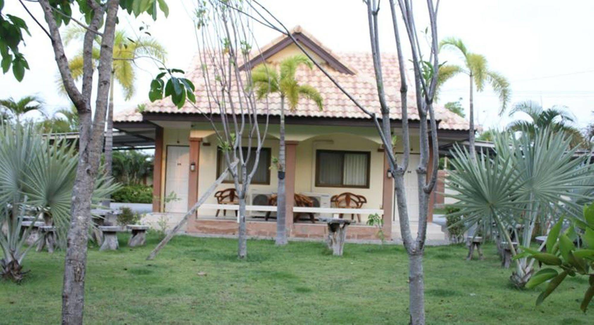 Saraburi Garden Resort Экстерьер фото