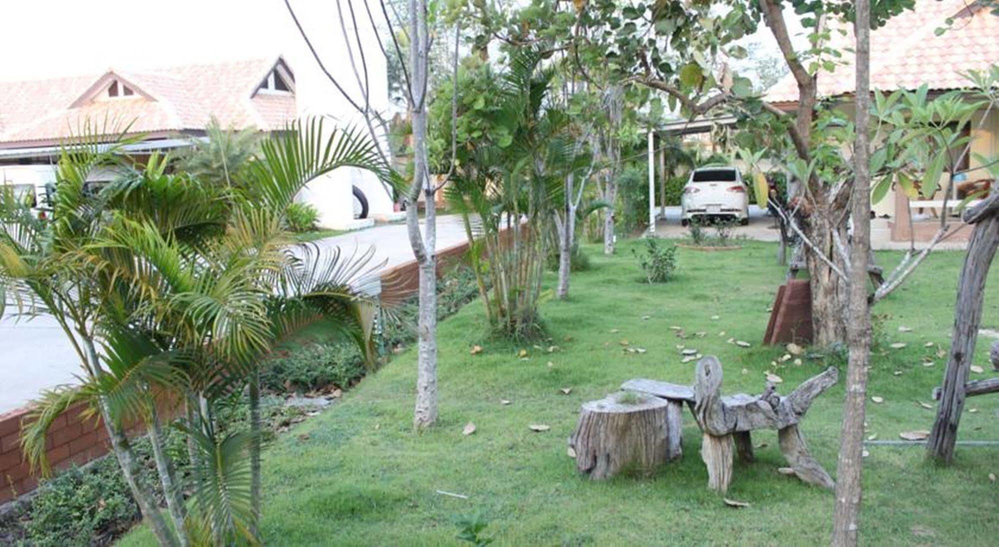 Saraburi Garden Resort Экстерьер фото